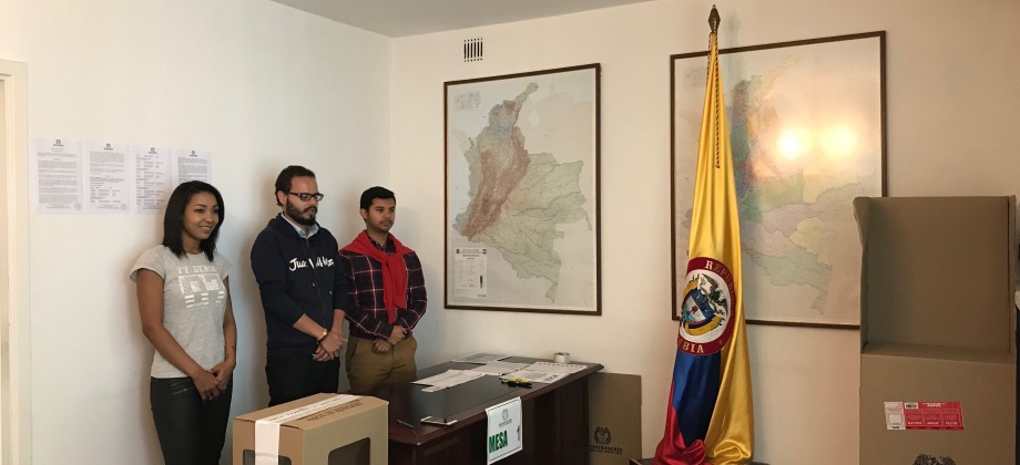 El Consulado de Colombia en Varsovia dio apertura oficial a las elecciones en el exterior para Presidente y Vicepresidente de la República