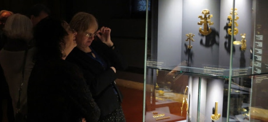 Exitosa inauguración de la exposición del Museo del Oro de Colombia en Varsovia