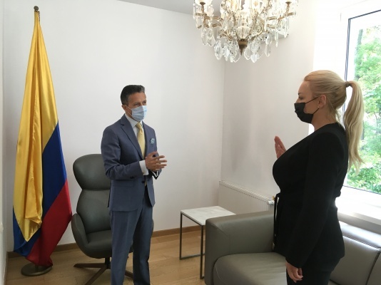 Embajador Javier Higuera posesiona a Joanna Wais como Cónsul Honoraria de Colombia en Cracovia