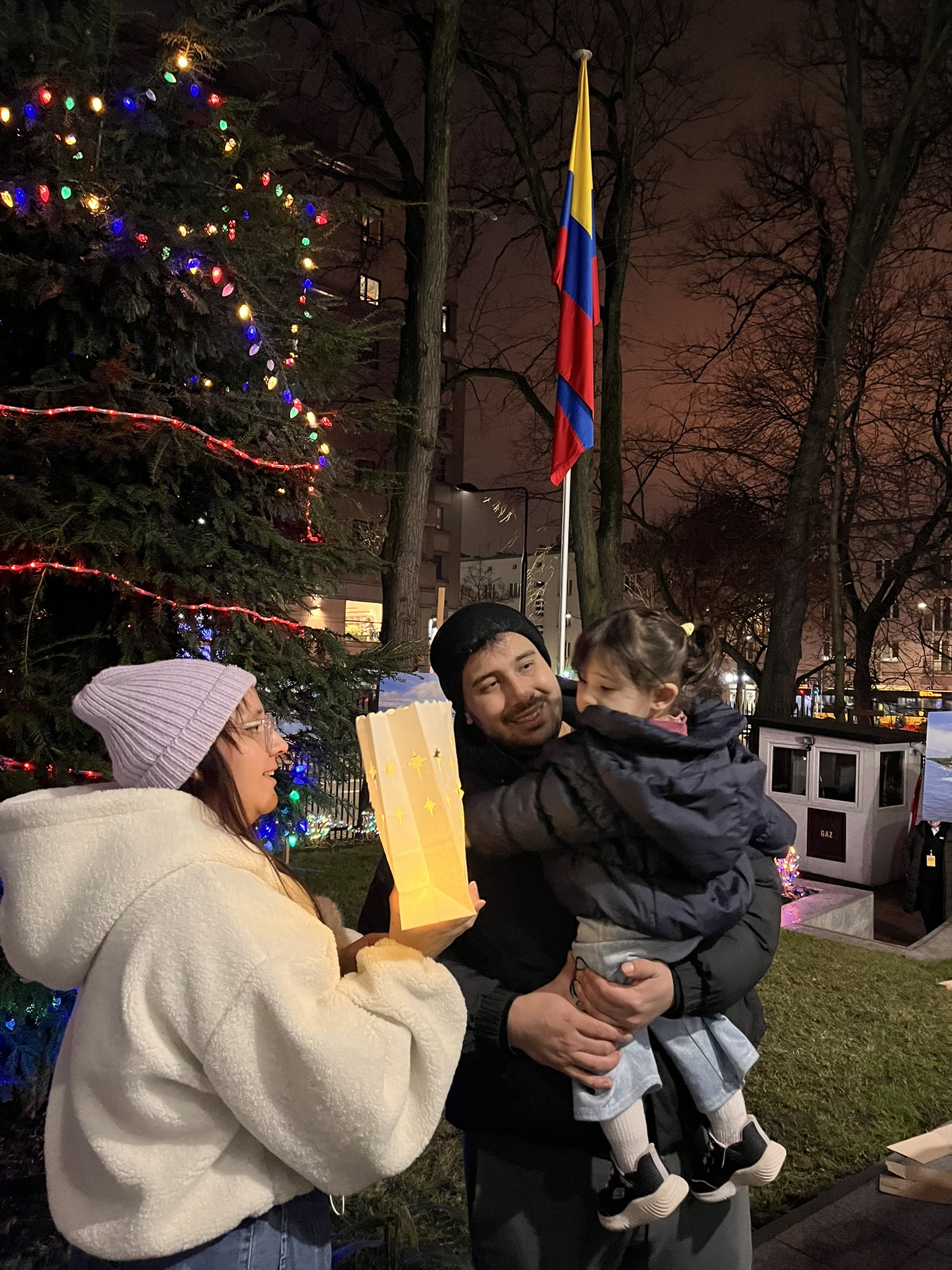 Embajada de Colombia en Polonia celebra el Día de las Velitas