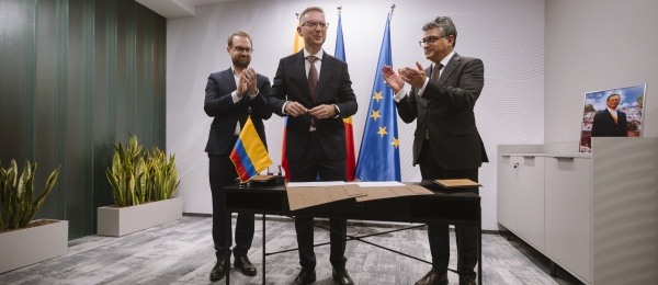 Embajador Assad Jater inaugura Consulado Honorario de Colombia en Rumania