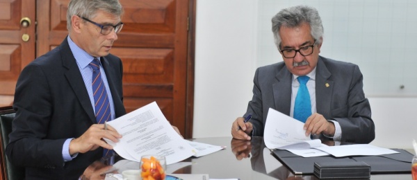 Universidad Nacional de Colombia y Universidad de Varsovia firman acuerdo de cooperación académica